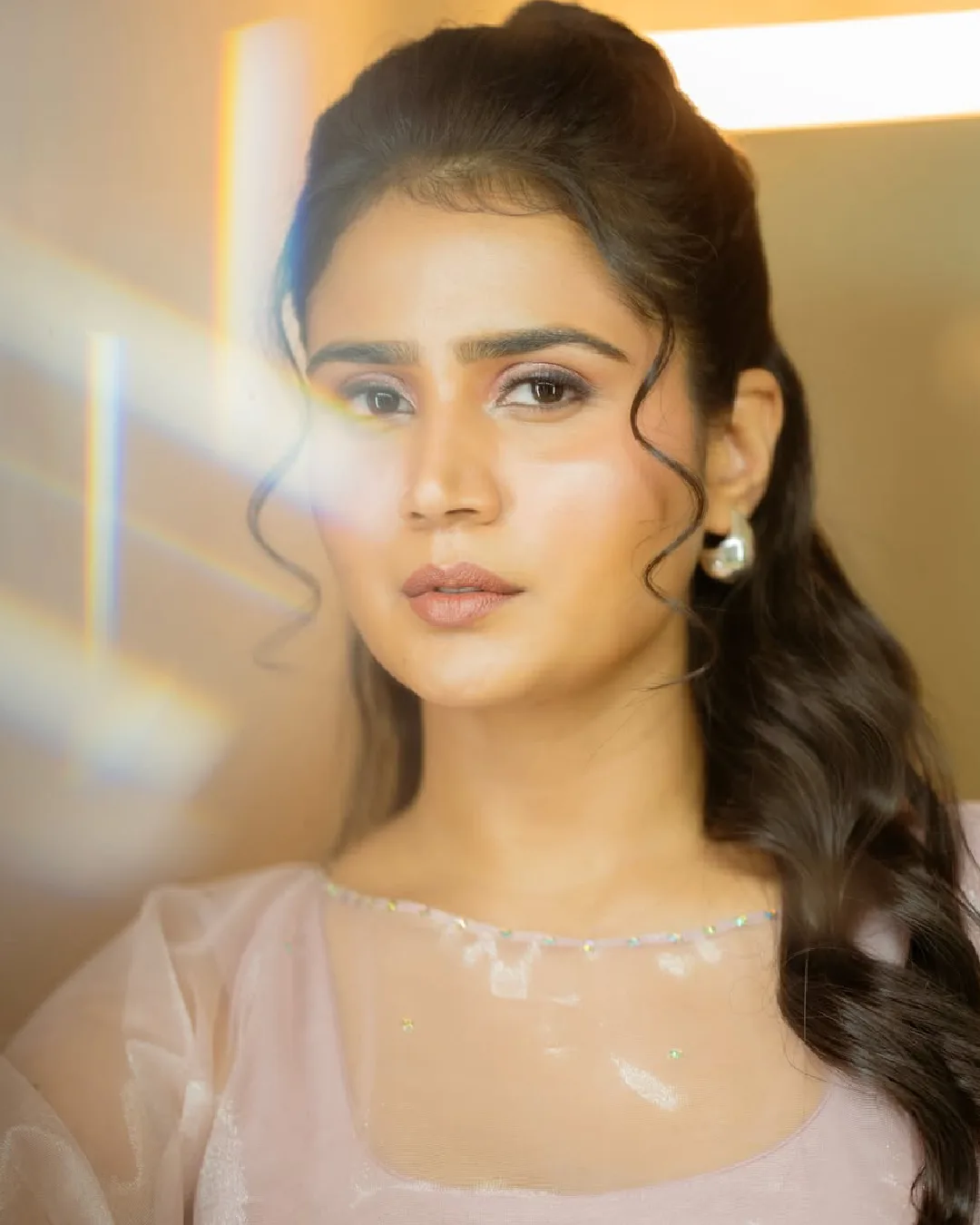 serial actress kavya sri stunning looks