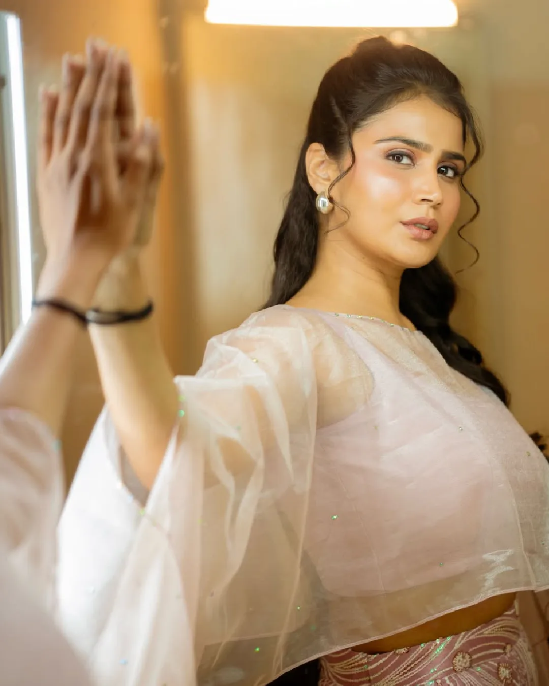 serial actress kavya sri stunning looks