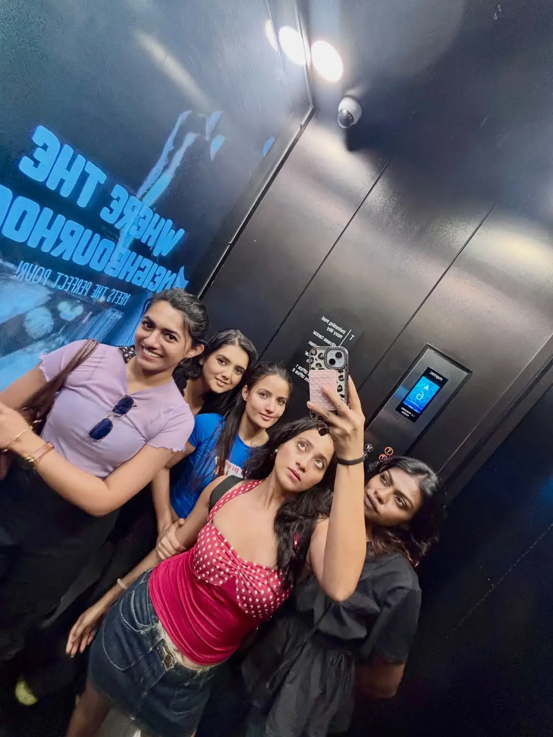 siri hanmanth chilling with friends photos