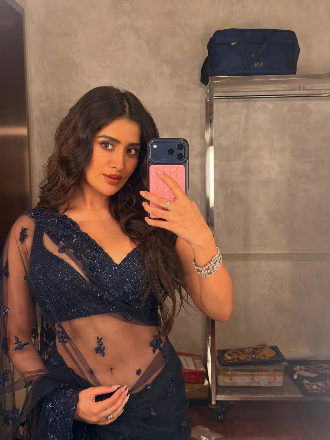 south heroine rashi singh latest photos viral on social media