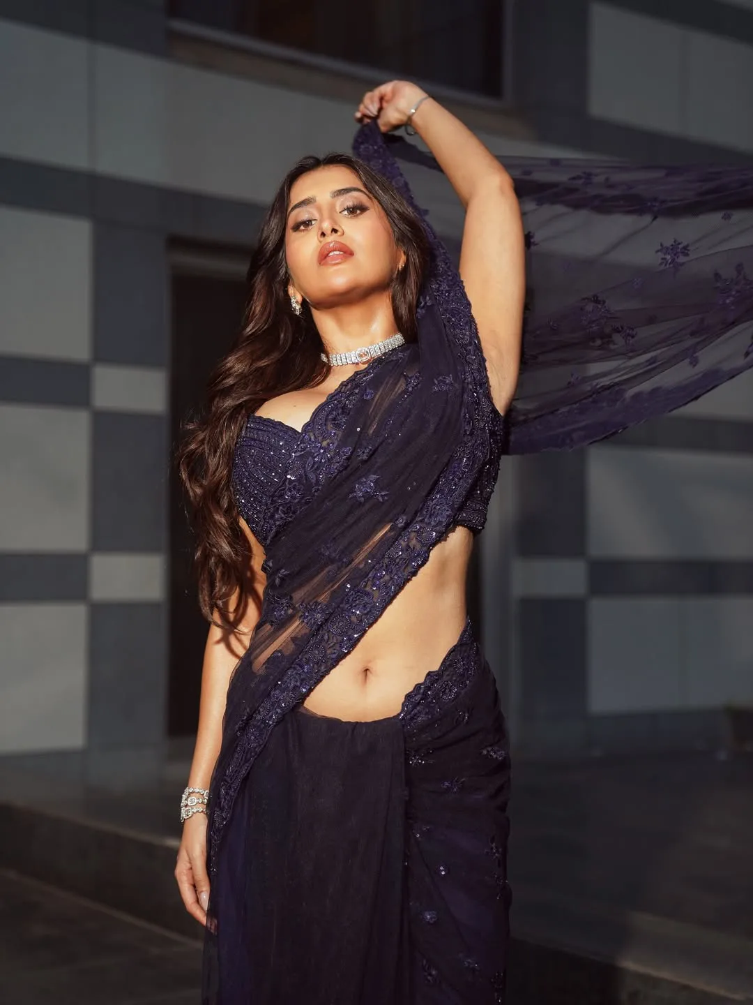 south heroine rashi singh latest photos viral on social media