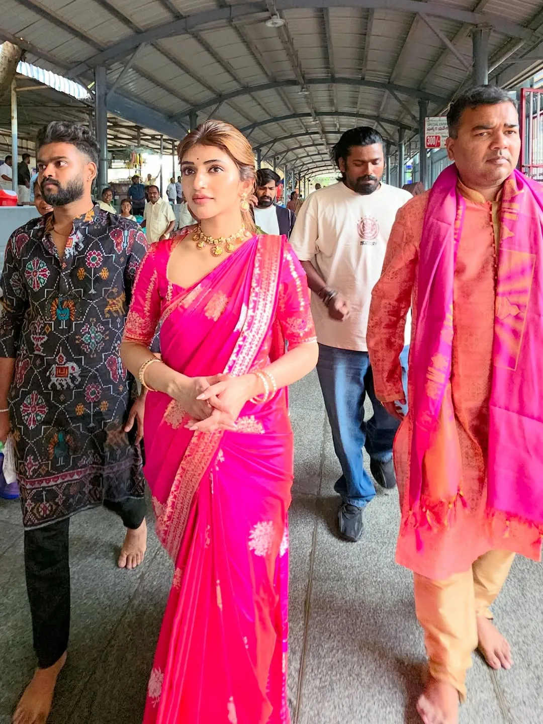 sreeleela visits tirumala tirupati devasthanam