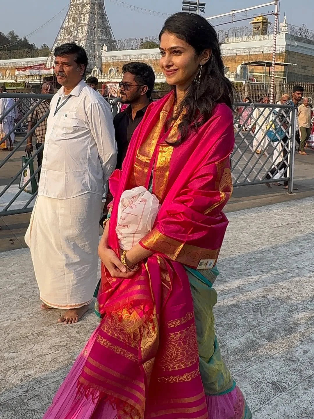 tollywood heroine Manasa Varanasi visits Tirumala