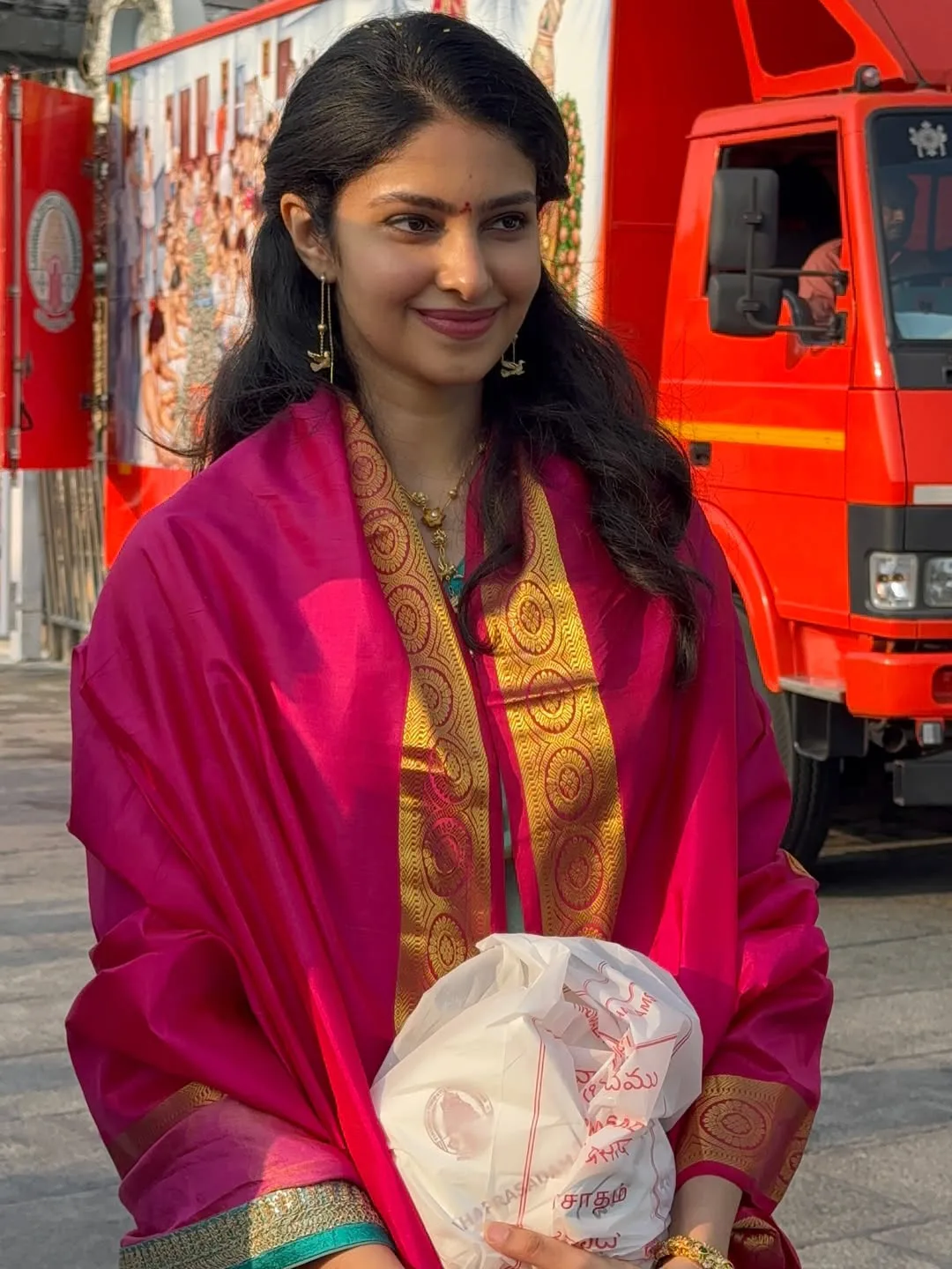 tollywood heroine Manasa Varanasi visits Tirumala