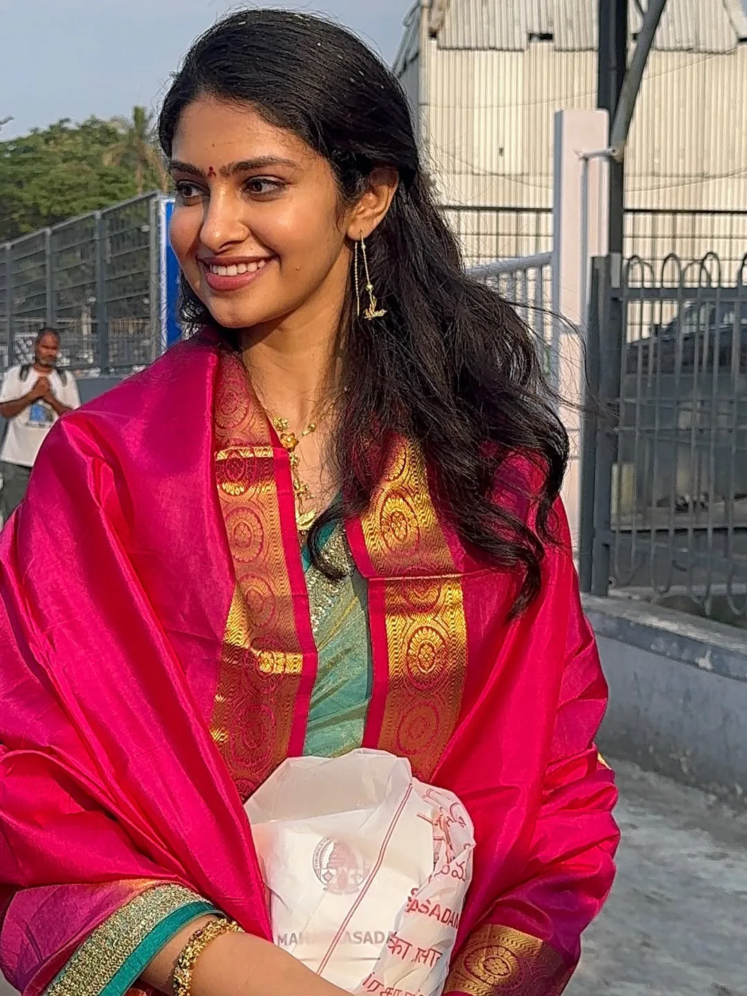 tollywood heroine Manasa Varanasi visits Tirumala