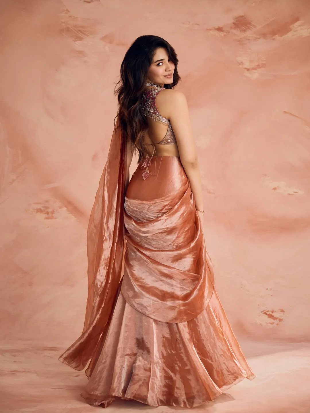 uppena beauty krithi shetty stunning looks in saree