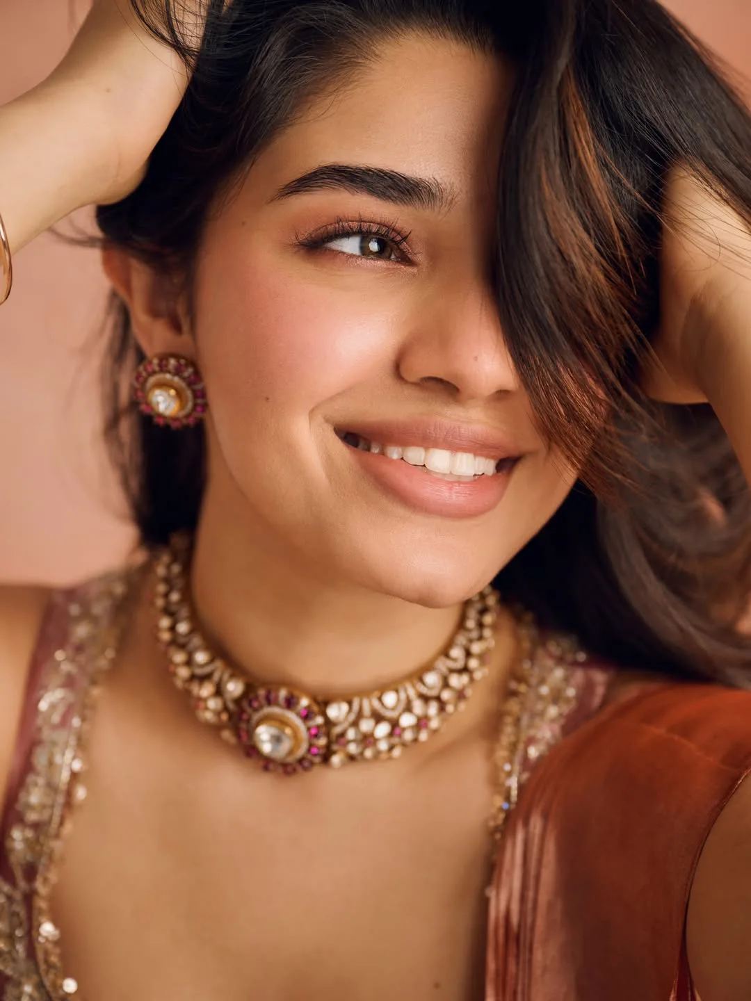 uppena beauty krithi shetty stunning looks in saree