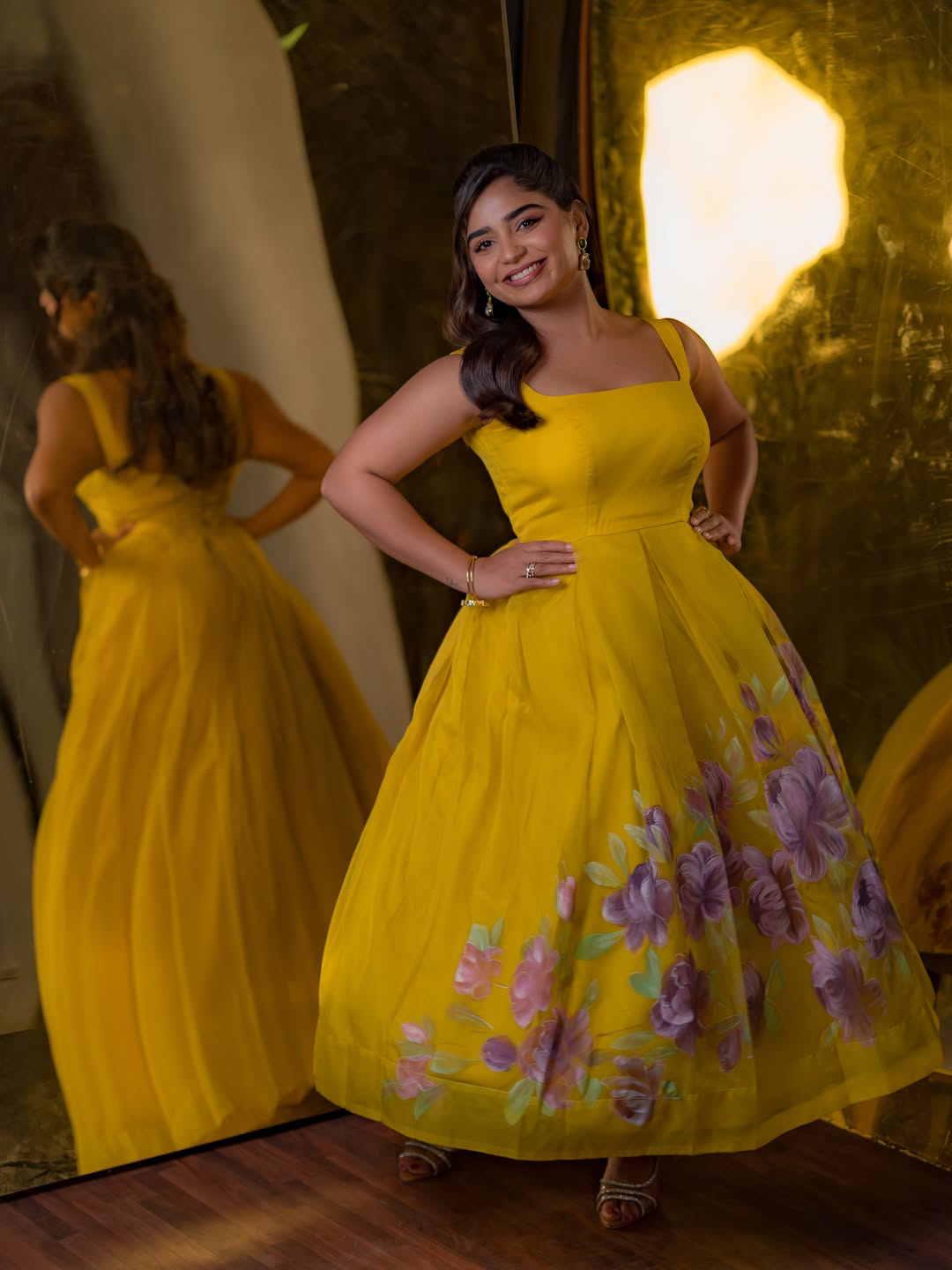 96 movie fame gouri kishan stunning looks in yellow dress