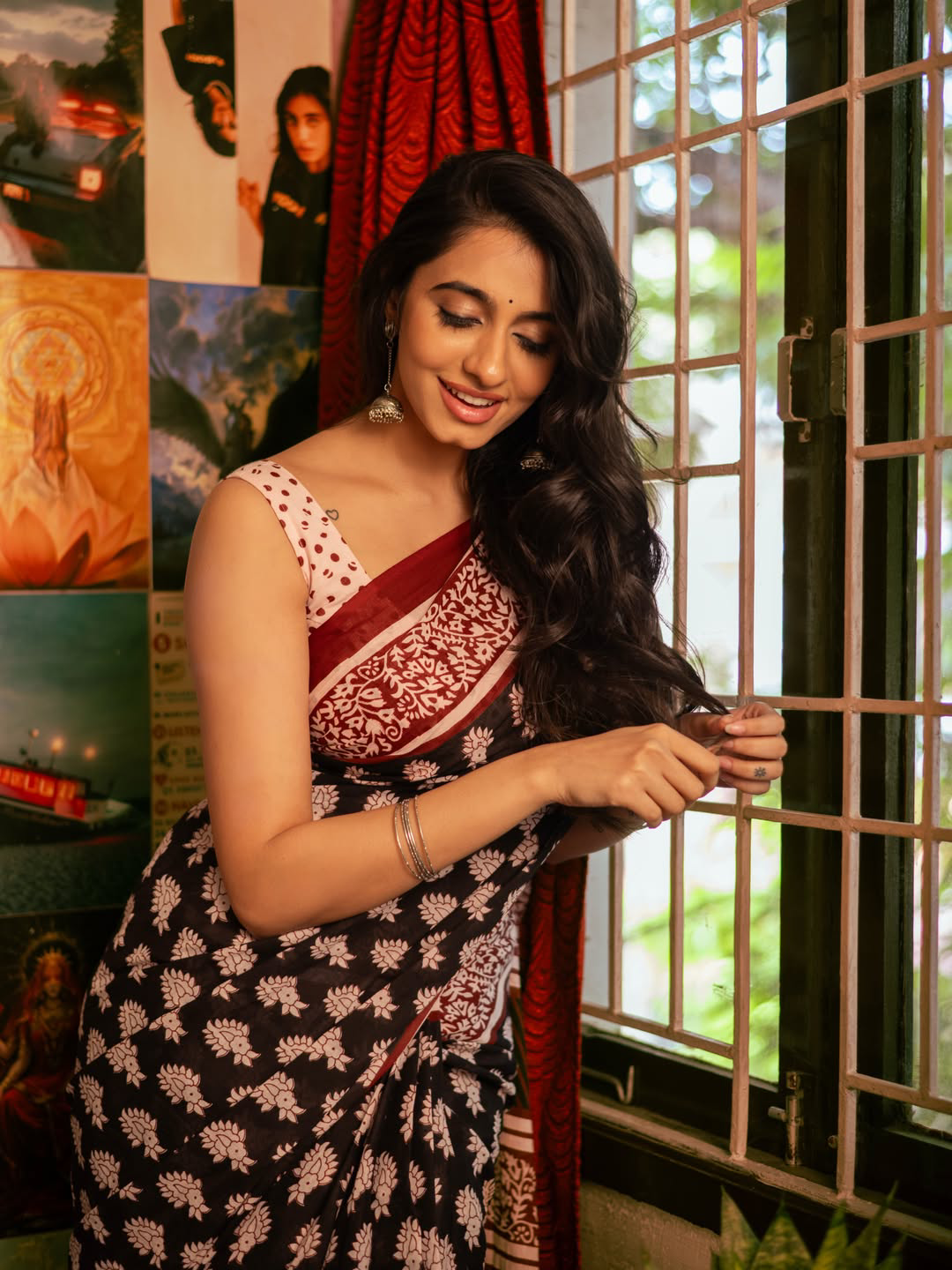Actress Maanasa choudhary latest photos in saree