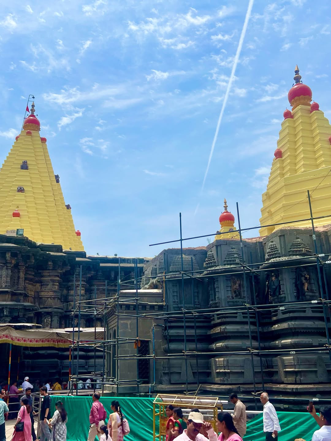 Actress Vasanthi krishnan at Kolhapur Mahalakshmi temple