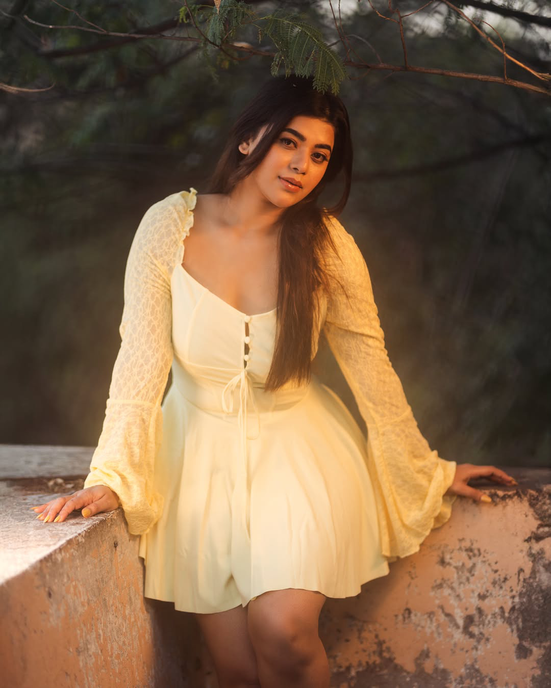 Actress Yamini bhaskar latest photos