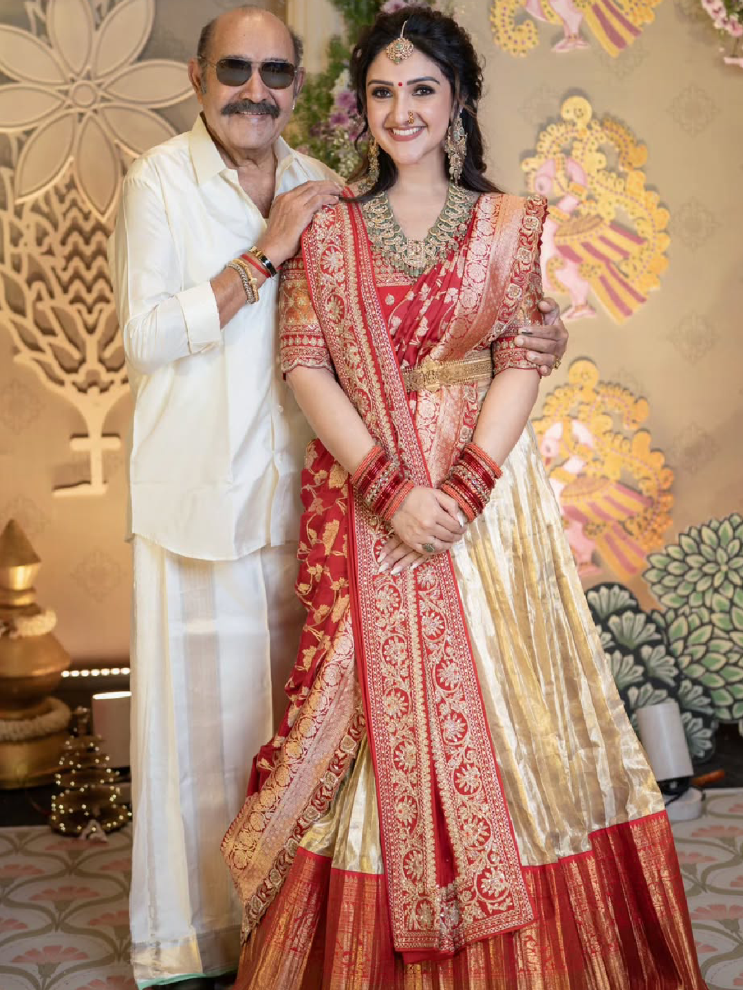 Actress sridevi vijaykumar with her father vijay kumar photos viral
