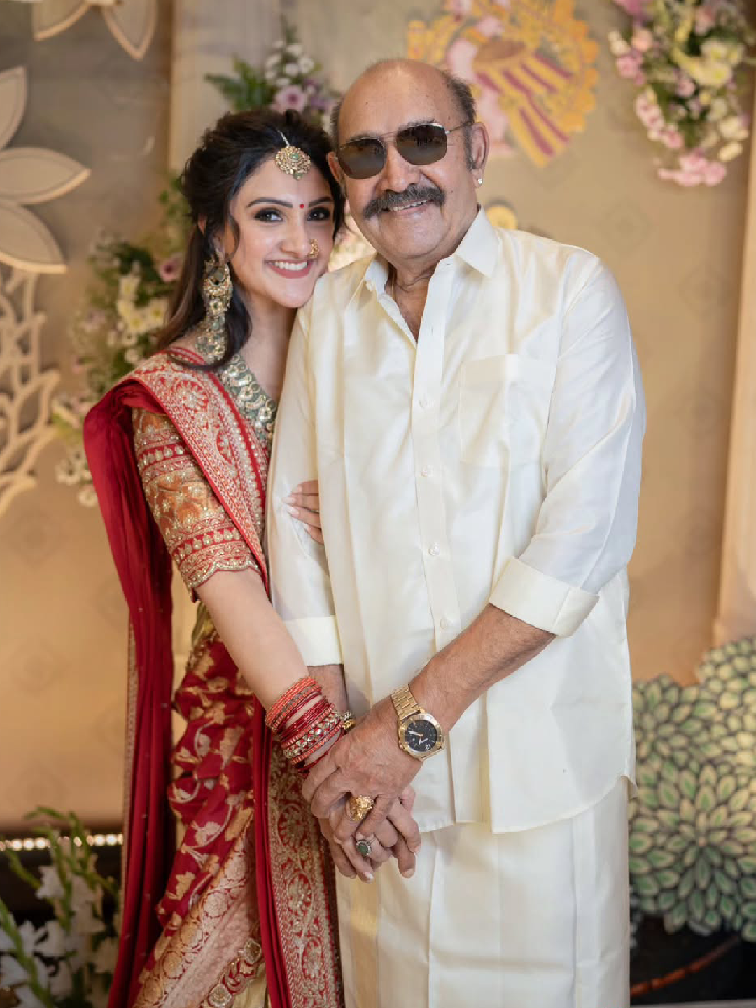 Actress sridevi vijaykumar with her father vijay kumar photos viral