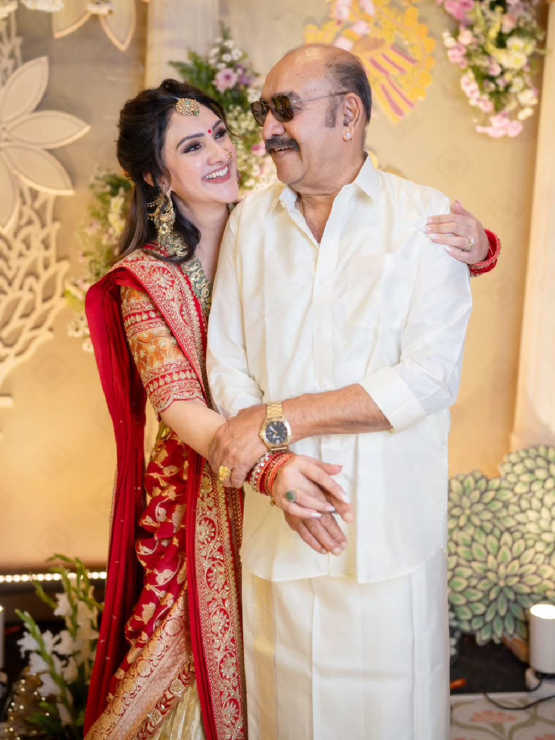 Actress sridevi vijaykumar with her father vijay kumar photos viral