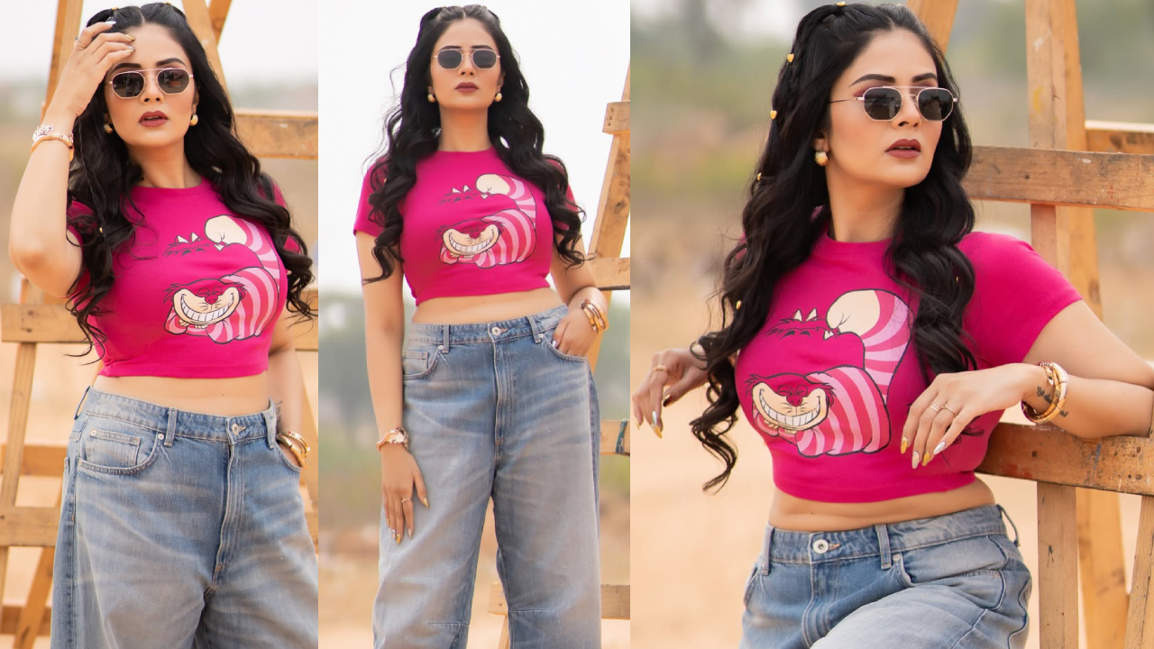 Sreemukhi: కళ్ళకు అద్దాలు.. కవ్వించే సొగసులు.. పిచ్చెక్కిస్తున్న శ్రీముఖి లేటెస్ట్ పిక్స్