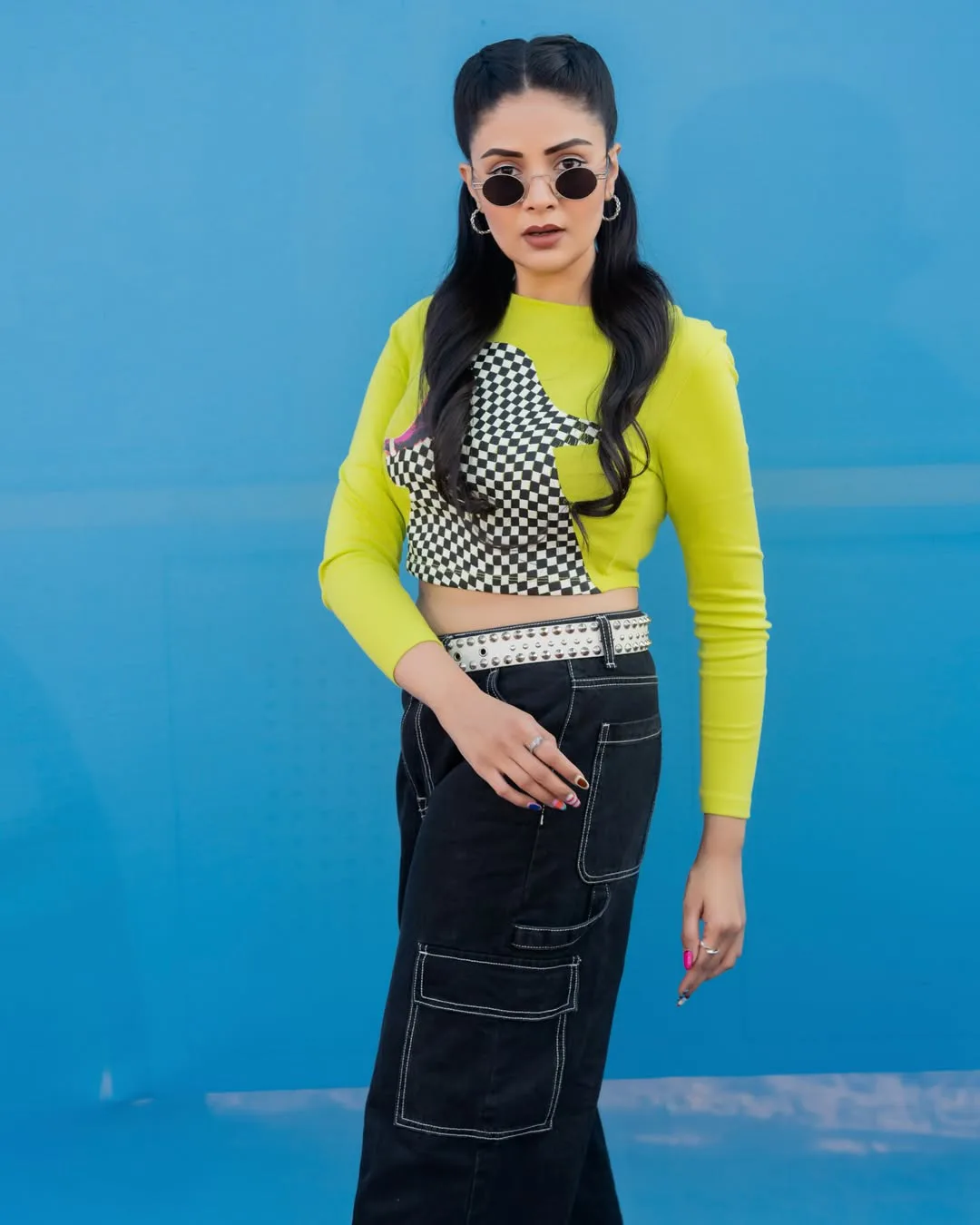 Anchor sreemukhi stunning looks goes viral on social media