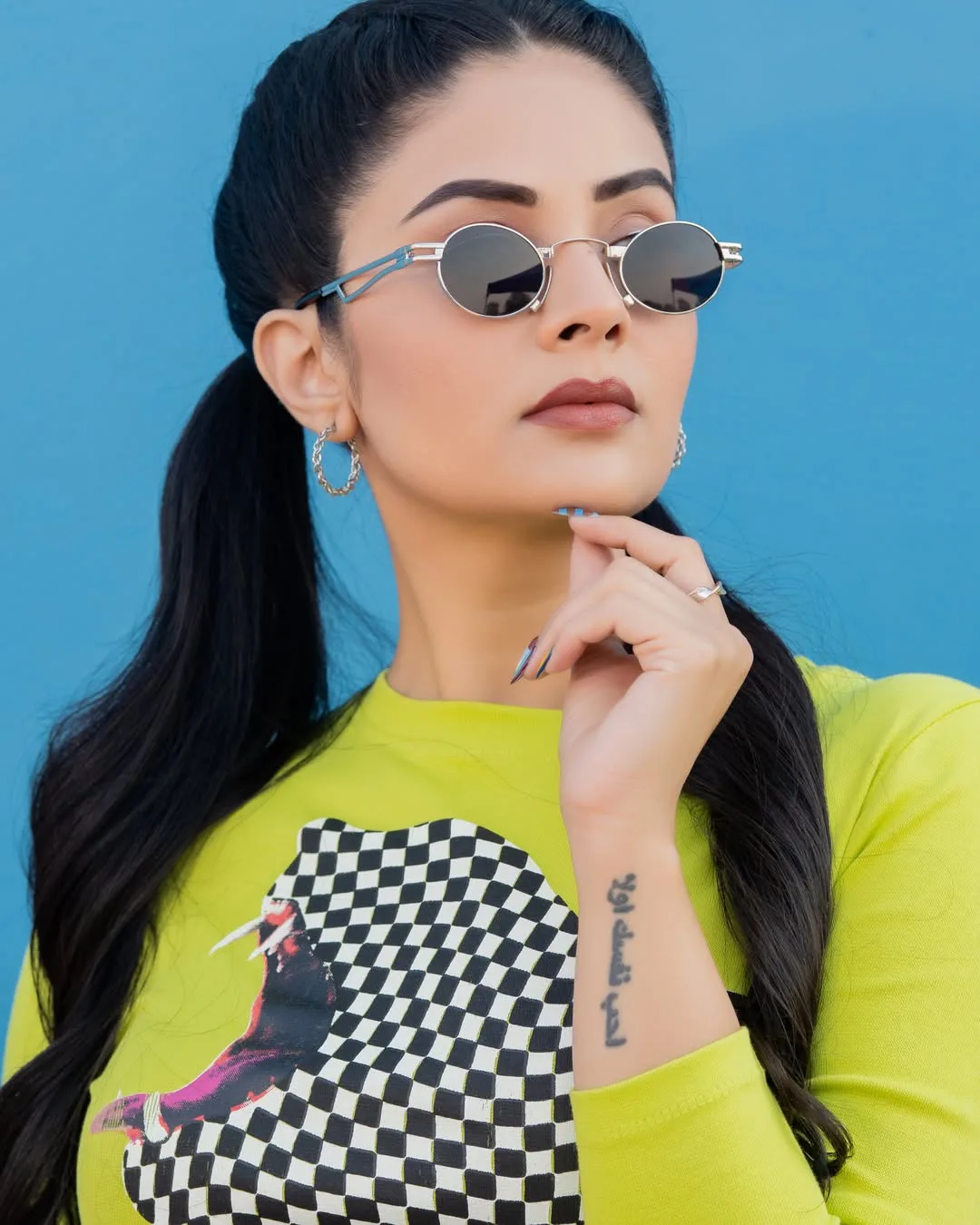 Anchor sreemukhi stunning looks goes viral on social media