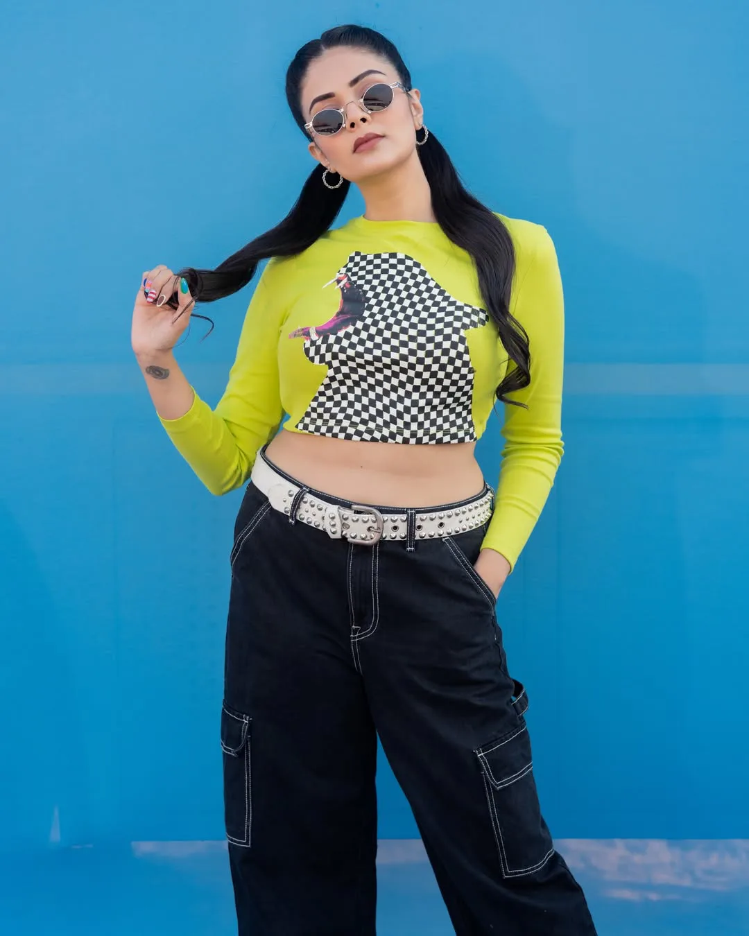 Anchor sreemukhi stunning looks goes viral on social media
