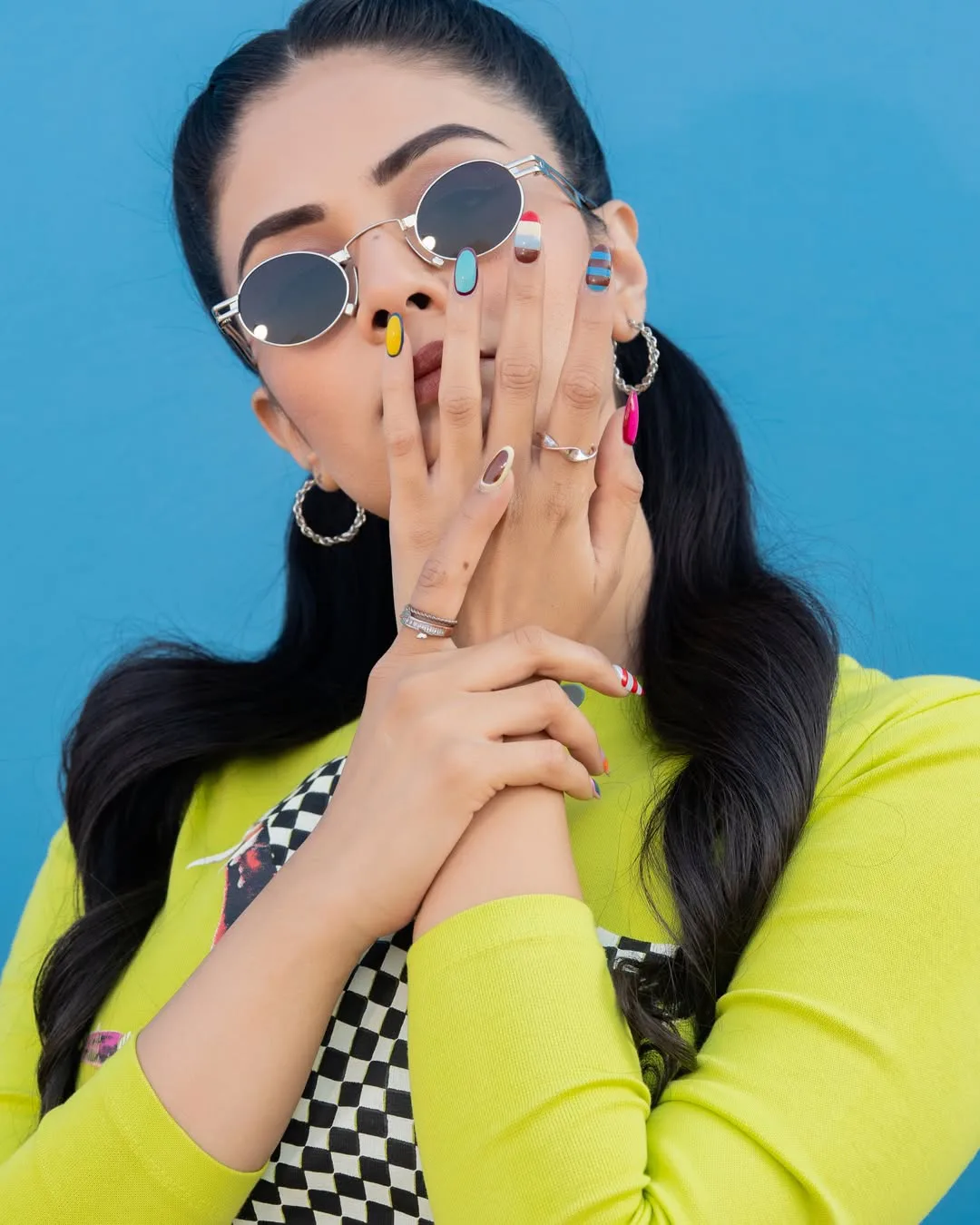 Anchor sreemukhi stunning looks goes viral on social media