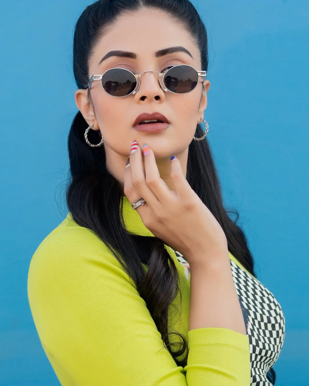 Anchor sreemukhi stunning looks goes viral on social media