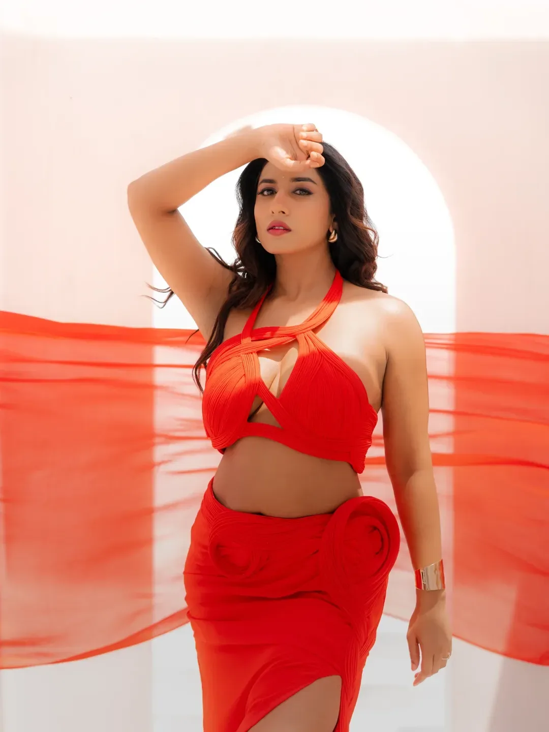Anchor vishnupriya killing looks in red color dress