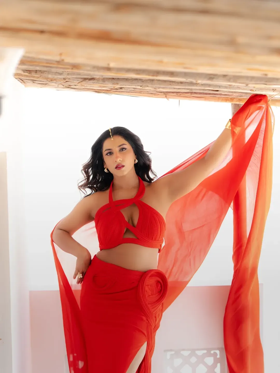 Anchor vishnupriya killing looks in red color dress