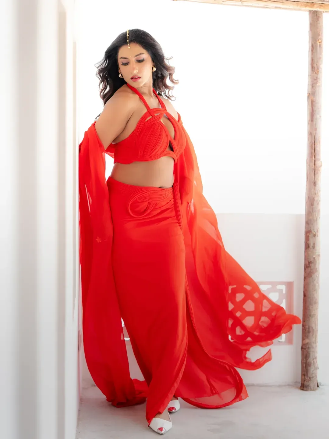 Anchor vishnupriya killing looks in red color dress