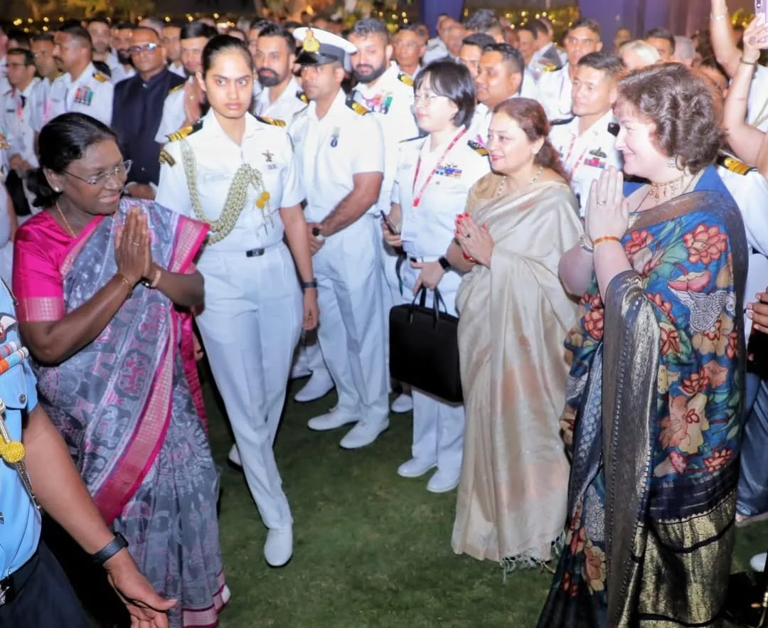 Pawan wife Anna Lezhneva shared a special moments she met President Droupadi Murmu.