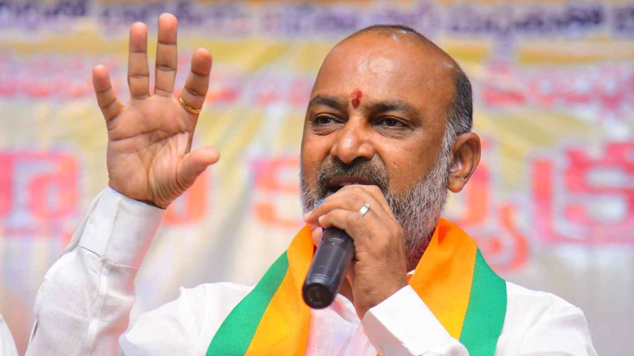 Bandi Sanjay: కేంద్ర మంత్రి బండి సంజయ్ తల్లికి గుండెపోటు
