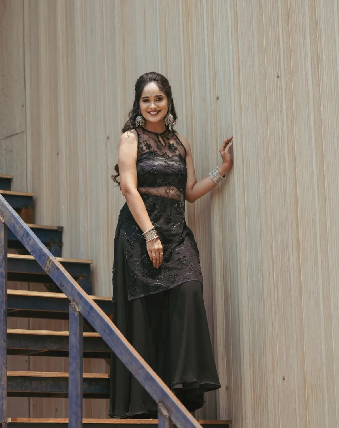 Bigg boss fame amardeep wife tejaswini gowda standing photos