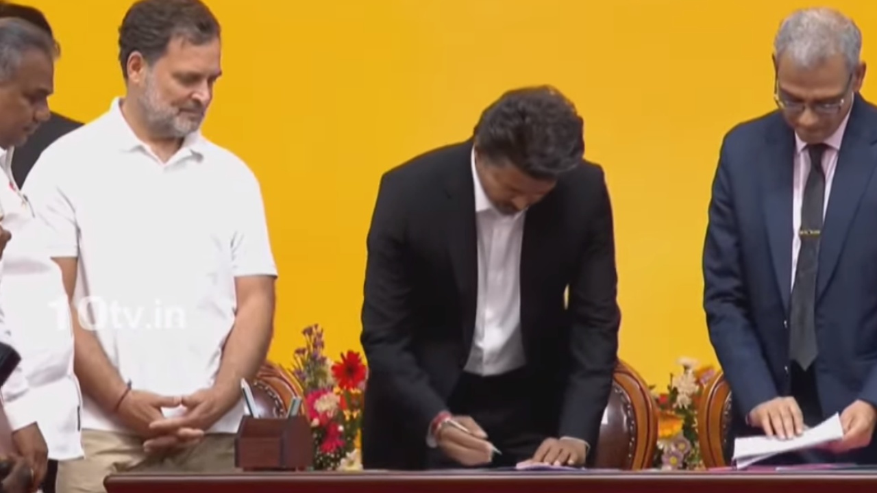 CM Vijay : సీఎంగా ప్రమాణం చేసిన వెంటనే ప్రజలకు అదిరిపోయే గిఫ్ట్ ఇచ్చిన విజయ్.. తొలి సంతకంతోనే సంచలనం.. ఫ్యాన్స్ సంబరాలు