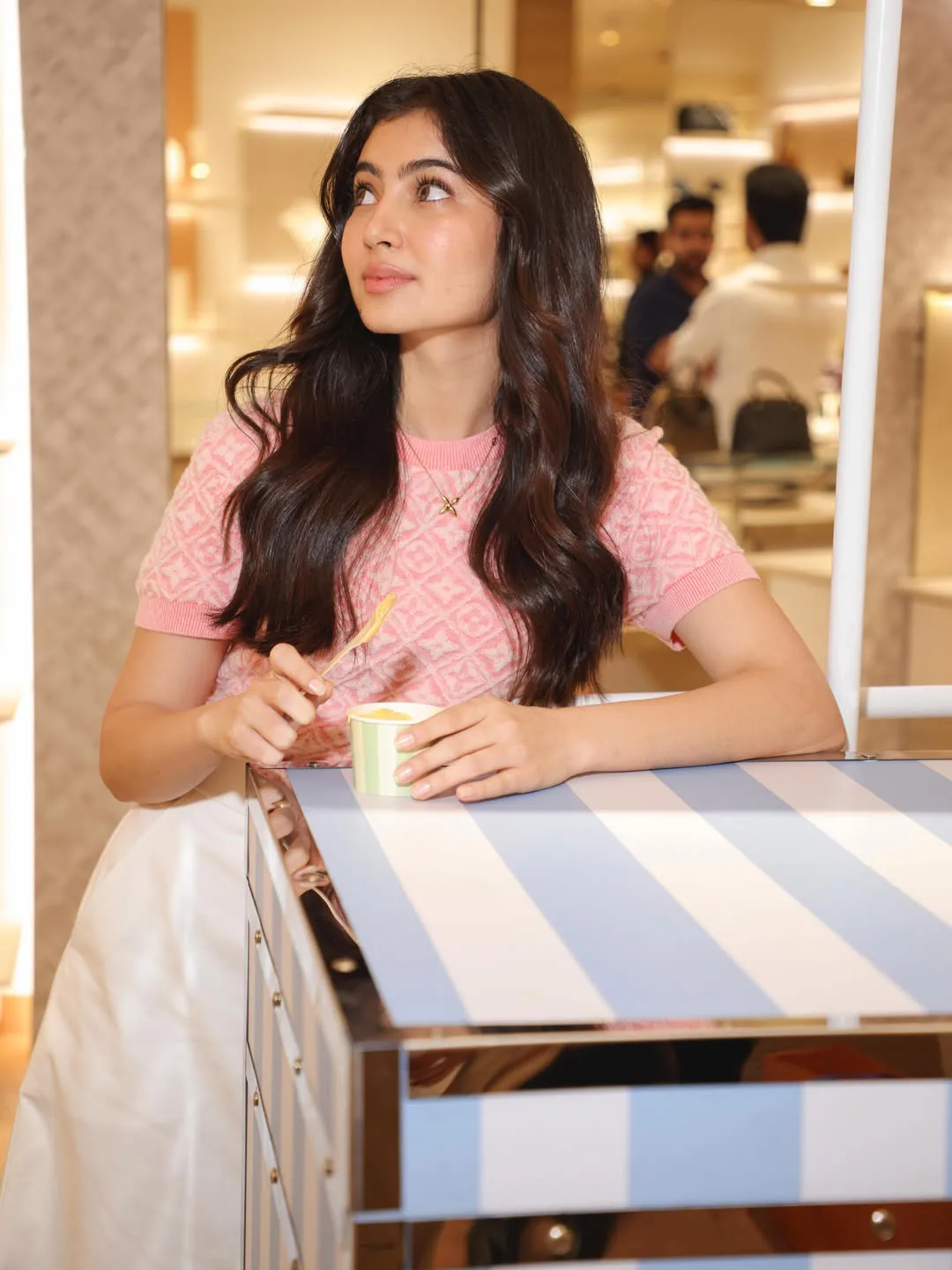 Dhurandhar heroine Sara Arjun looks cute while eating ice cream