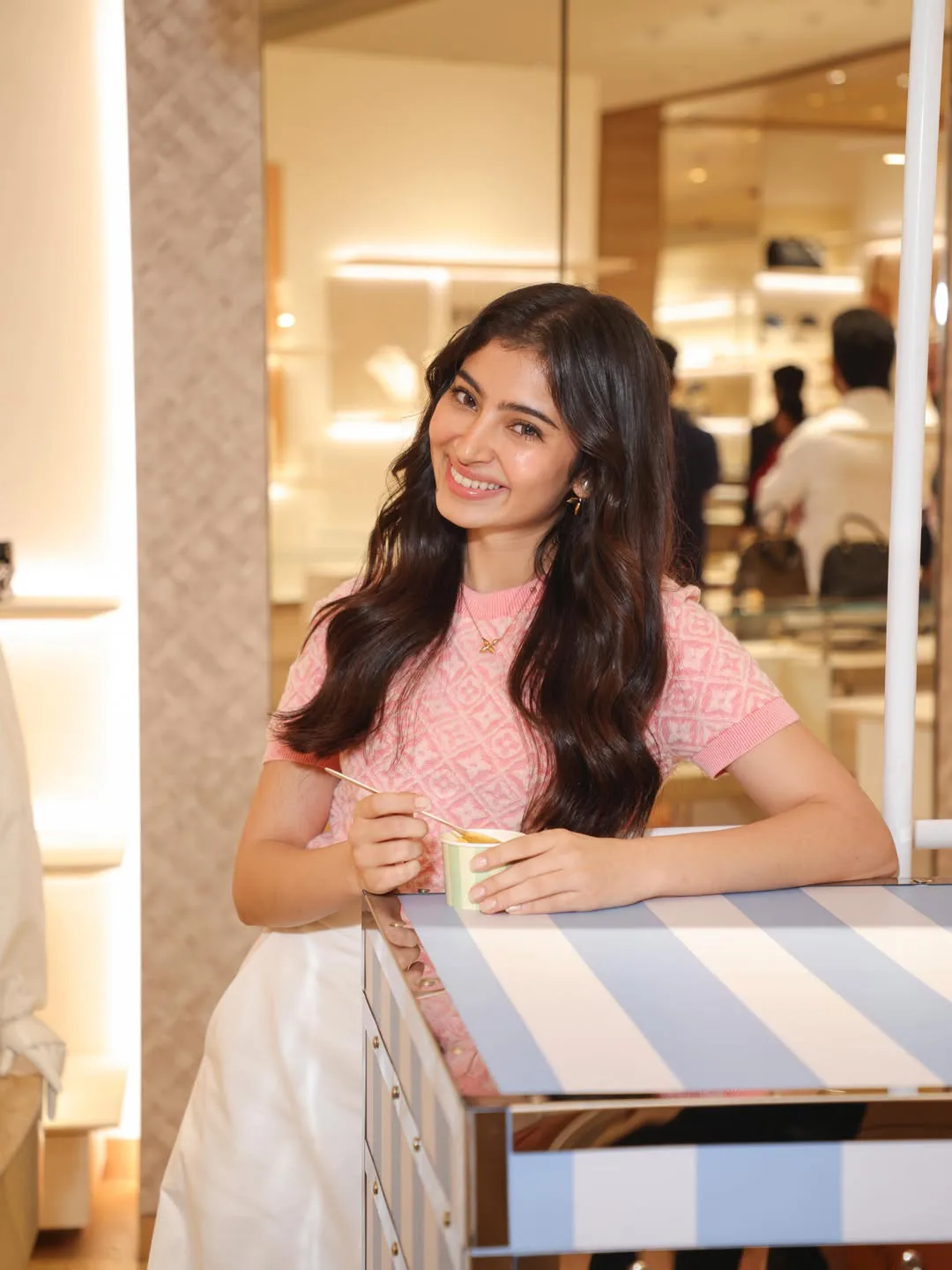 Dhurandhar heroine Sara Arjun looks cute while eating ice cream
