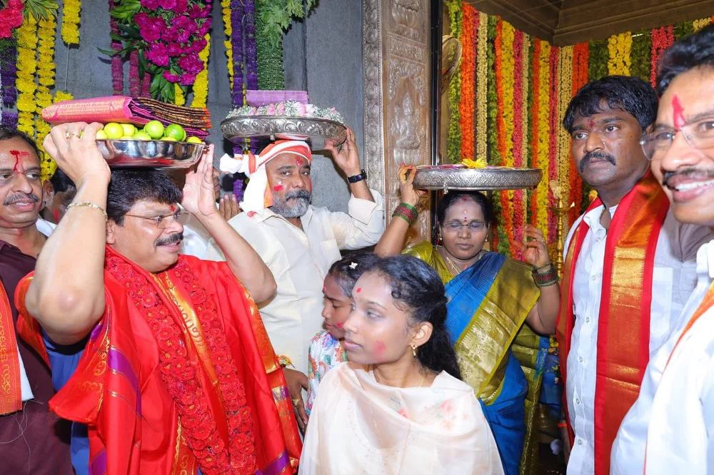 Director Boyapati Srinu visited Tatayyagunta Gangamma Temple in Tirupati