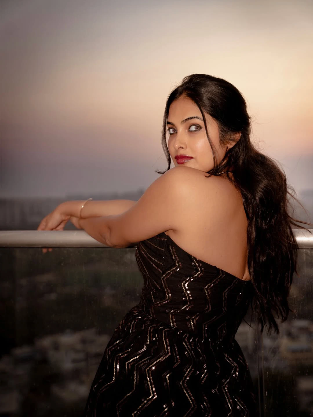 Divi Shows her Tattoo Beauty