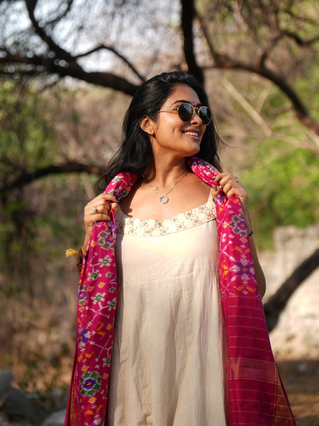 Divi vadthya latest photoshoot viral on social media