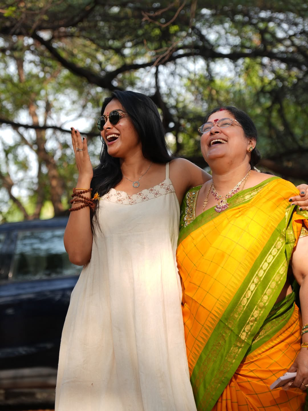 Divi vadthya latest photoshoot viral on social media