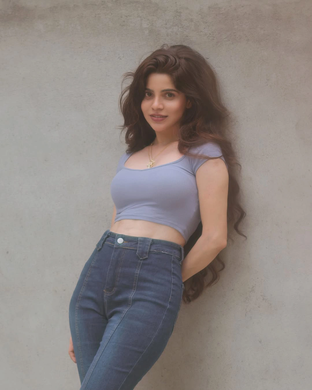 Divyabharathi Dazzling Looks in Jeans