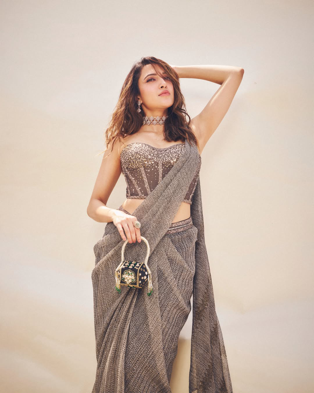 Dj tillu heroine neha shetty stunning looks viral