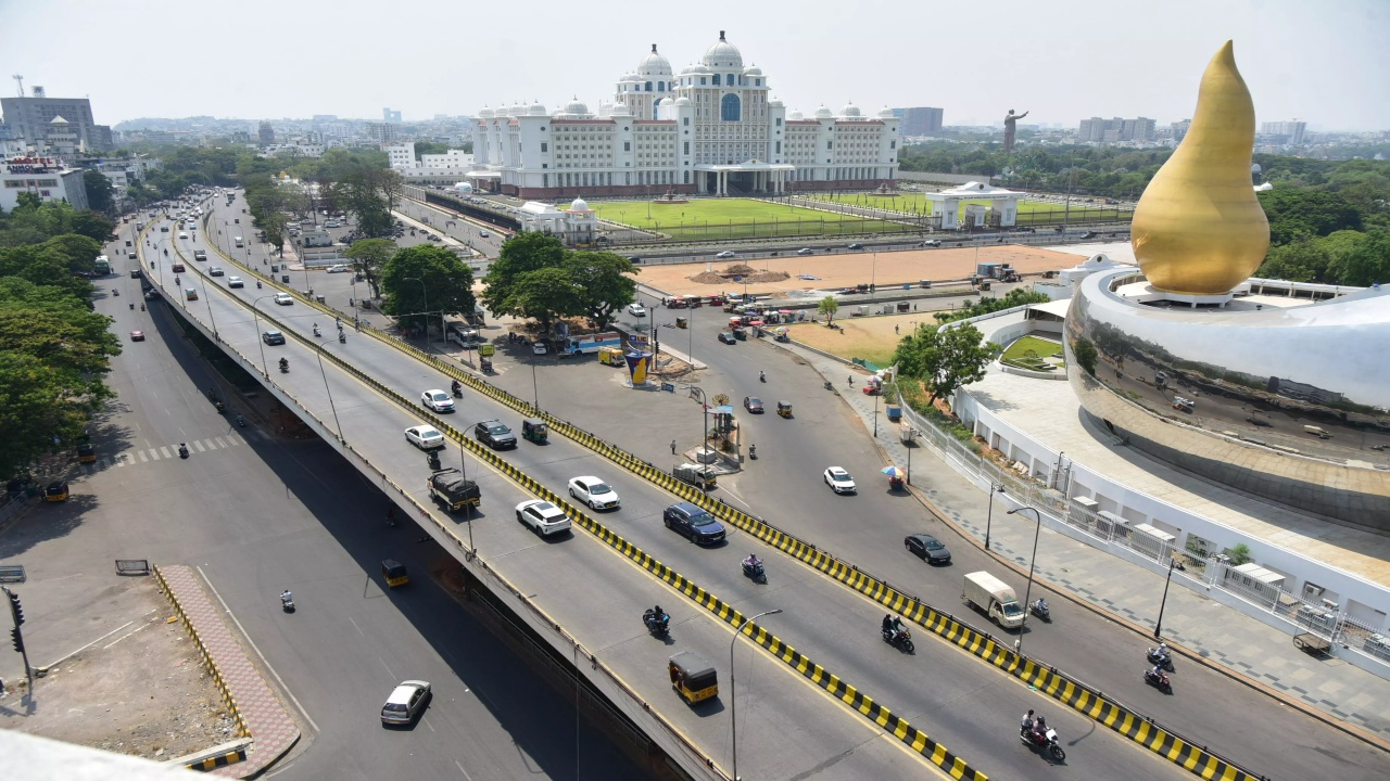 Telangana Heat Wave : తెలంగాణలో కొనసాగుతున్న వడగాలులు.. 8 జిల్లాలకు ఎల్లో అలర్ట్.. కానీ ఆ జిల్లాల్లో మాత్రం వర్షాలు
