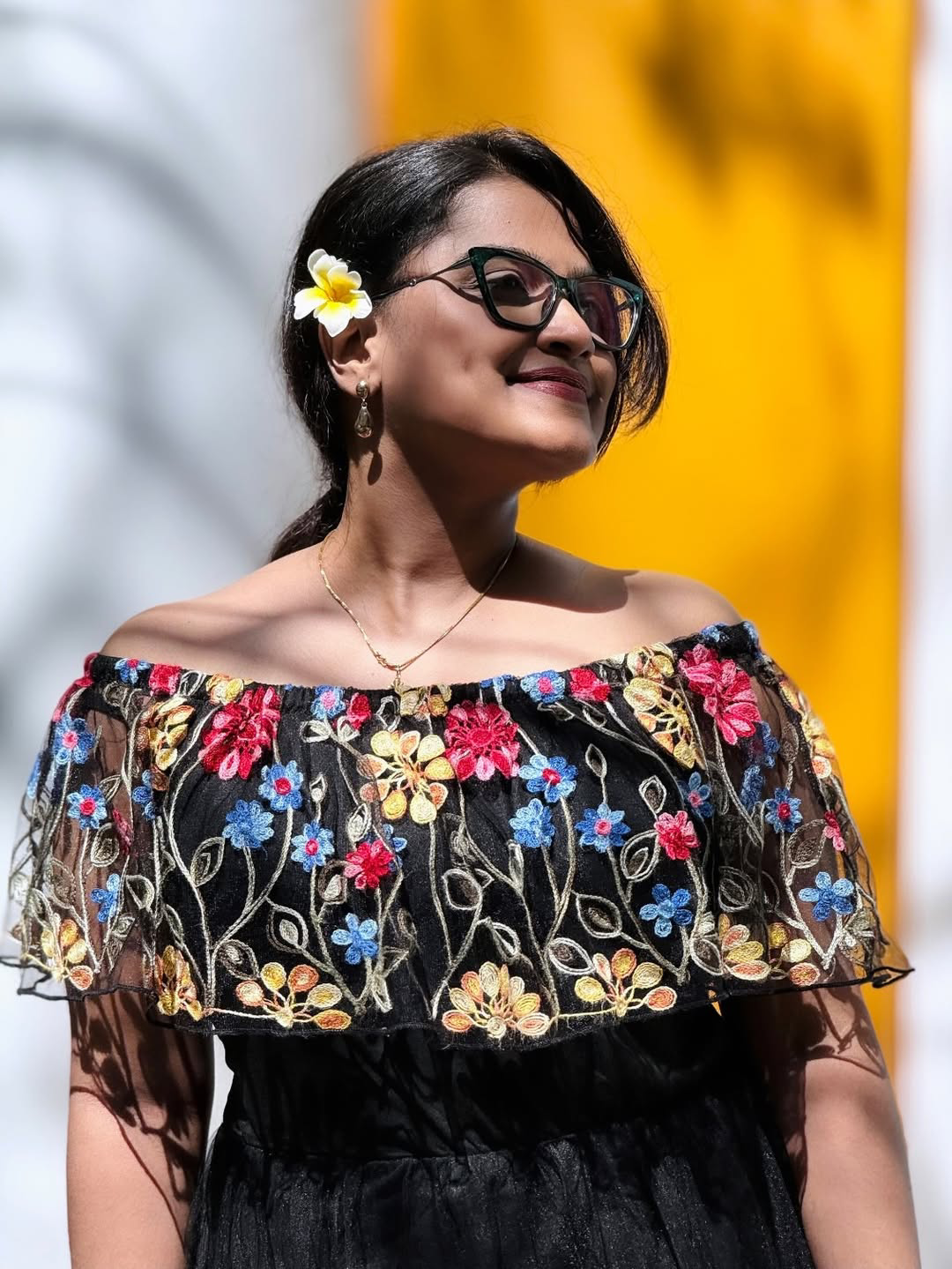 Hallallallo song Singer Rakshita Suresh stunning photos