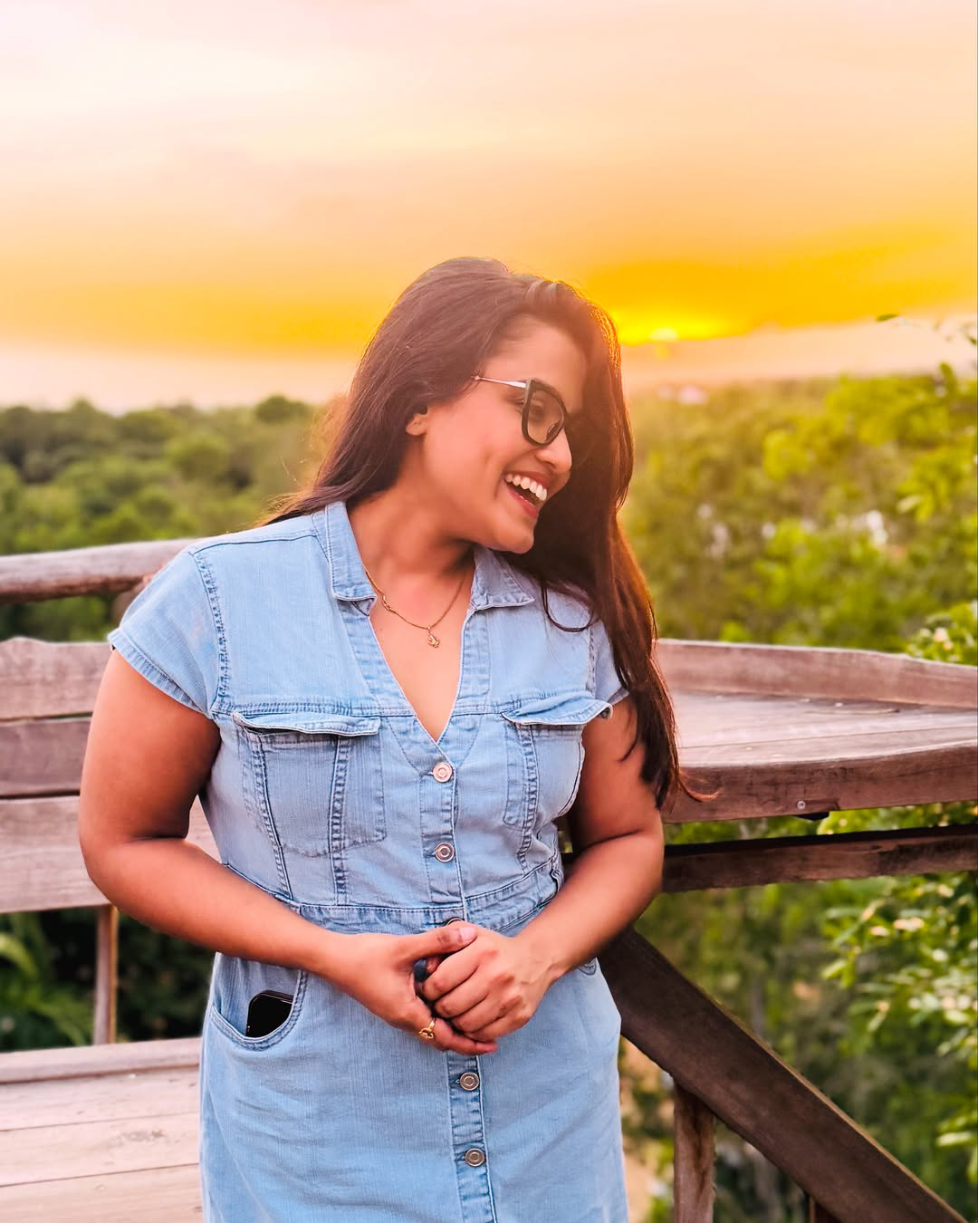 Hallallallo song Singer Rakshita Suresh stunning photos