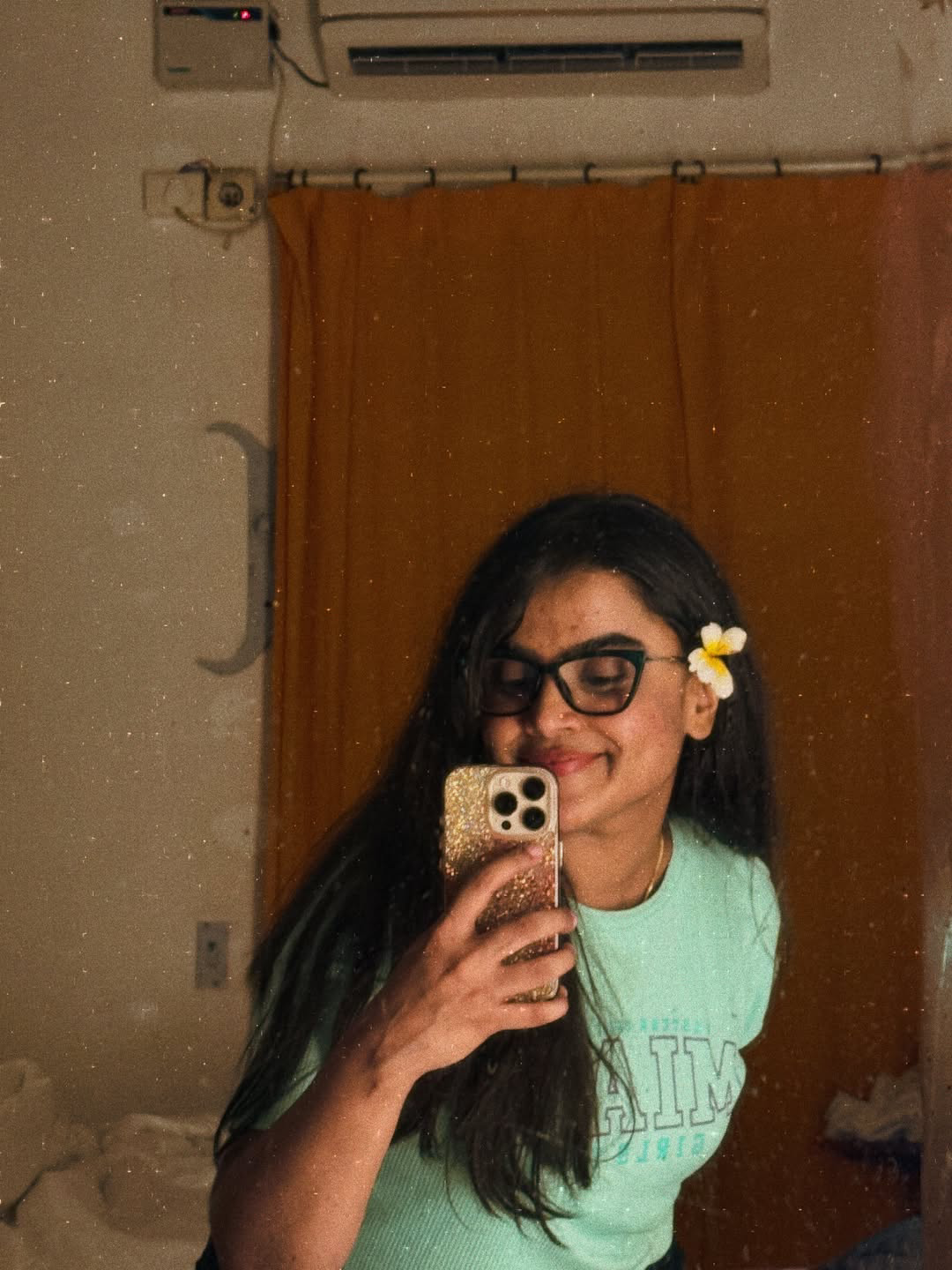Hallallallo song Singer Rakshita Suresh stunning photos