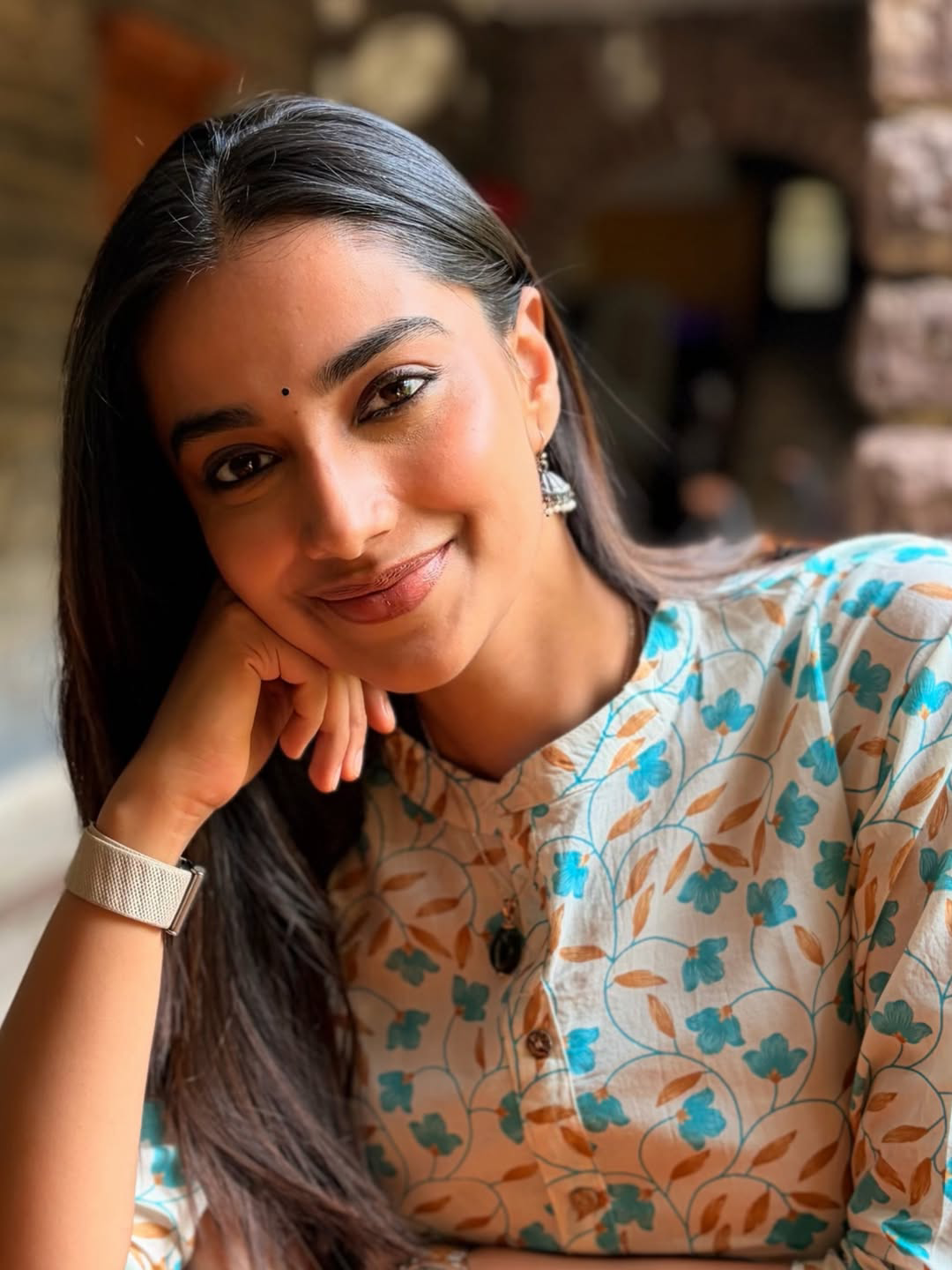 Heroine Meenakshi chaudhary latest photo gallery