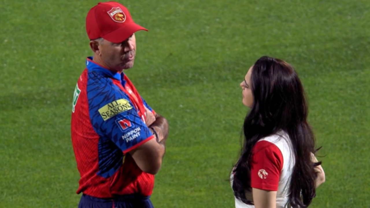 Preity Zinta : ఏమ‌య్యా కోచ్‌.. మ‌నం వ‌రుస‌గా 5 మ్యాచ్‌లు ఓడిపోయాం.. రికీ పాంటింగ్‌తో ప్రీతి జింటా సుదీర్ఘ చ‌ర్చ‌..