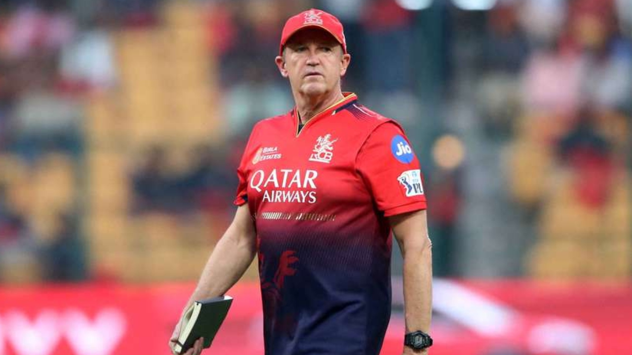 Andy Flower : ముంబై పై విజ‌యం.. ఆర్‌సీబీ పై బీసీసీఐ చ‌ర్య‌లు షురూ.. హెడ్ కోచ్‌కు 15 శాతం జ‌రిమానా