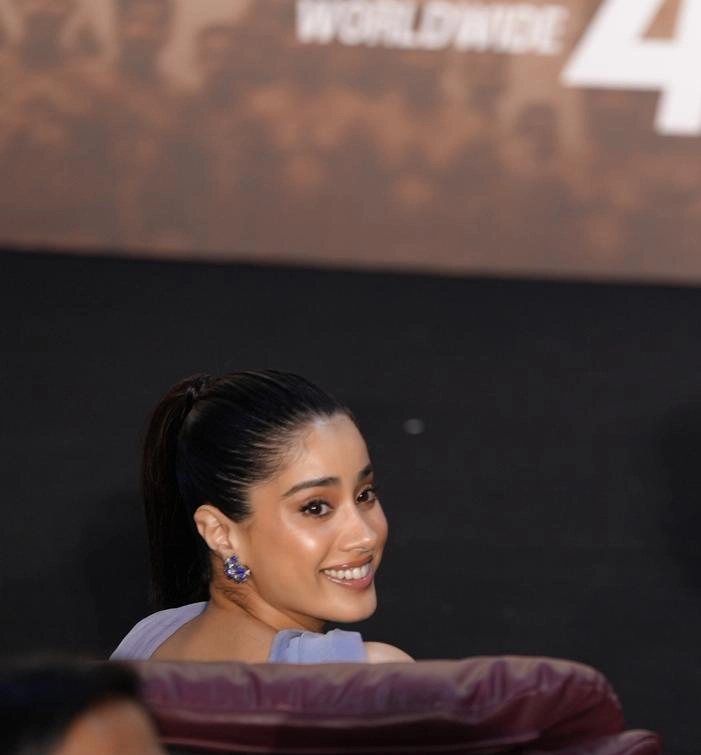 Janhvi Kapoor Looks in Transparent Saree