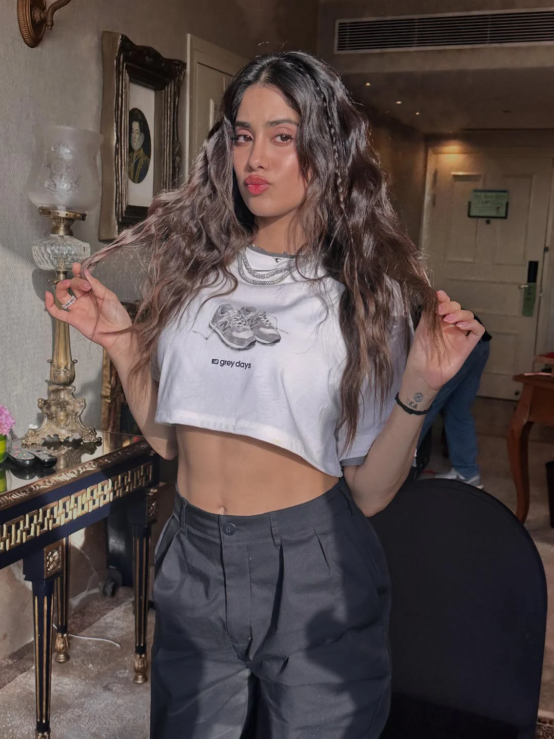 Janhvi Kapoor Stylish Looks