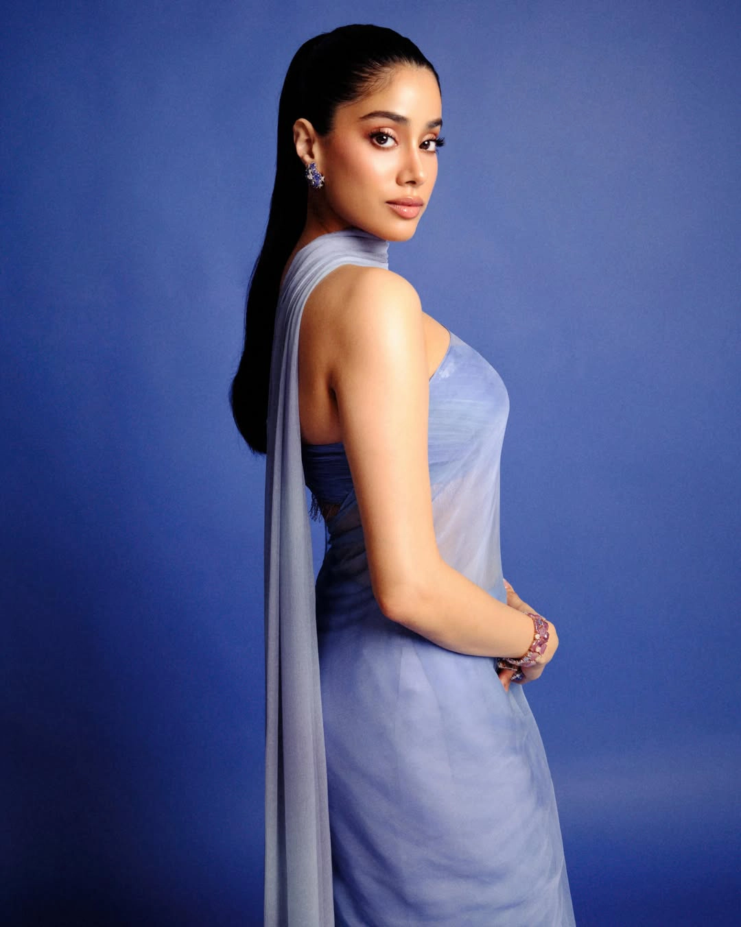 Janhvi Kapoor Looks in Transparent Saree