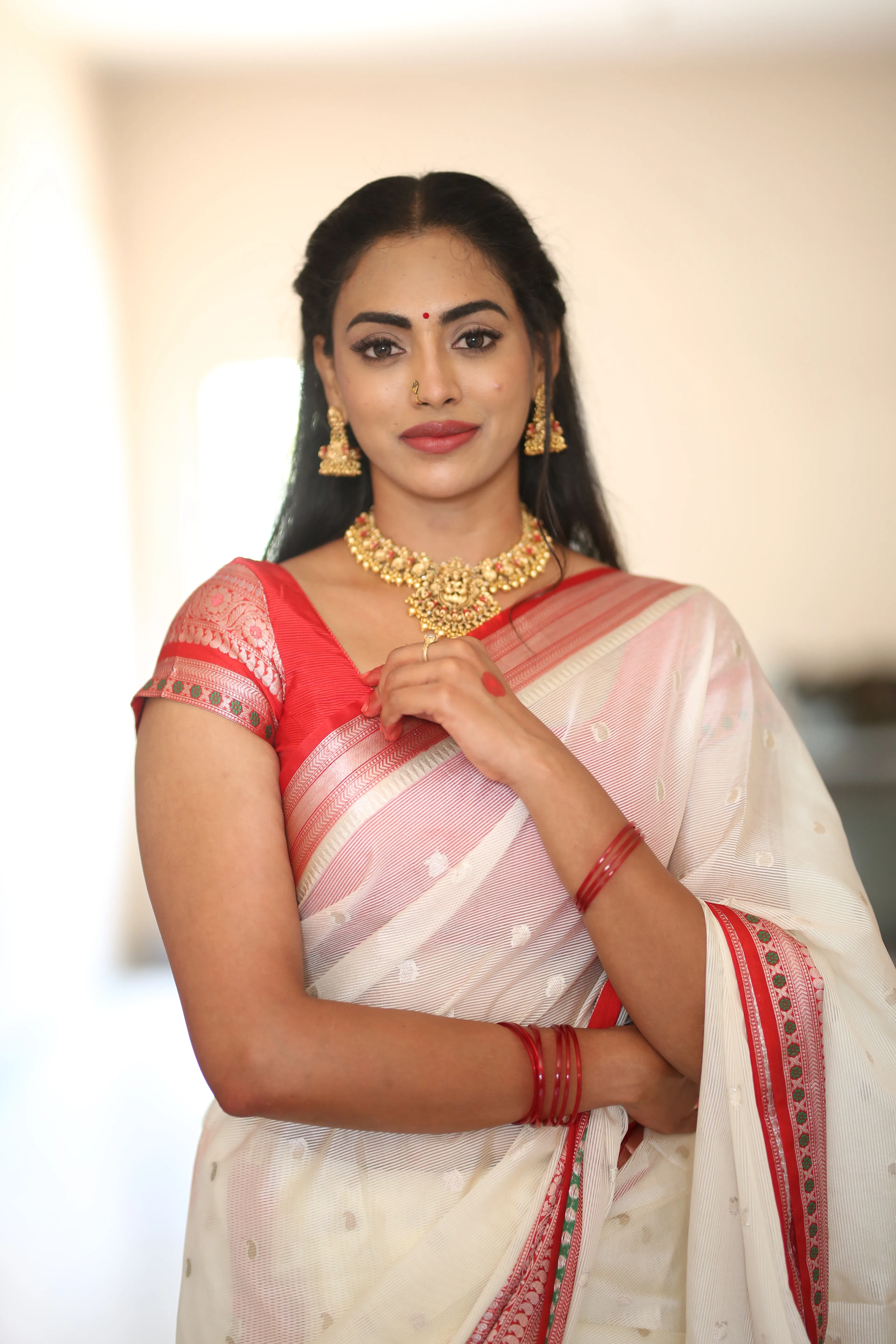 Kamakshi Bhaskarla at Agada movie teaser release event